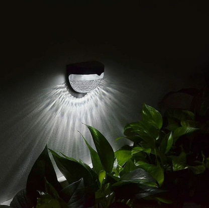 Solcellslampa för Utomhusbruk – Väggmonterad LED-belysning med Sensor för Trädgård, Staket och Uppfart – IP65 Vattentät & Miljövänlig – 6 LED