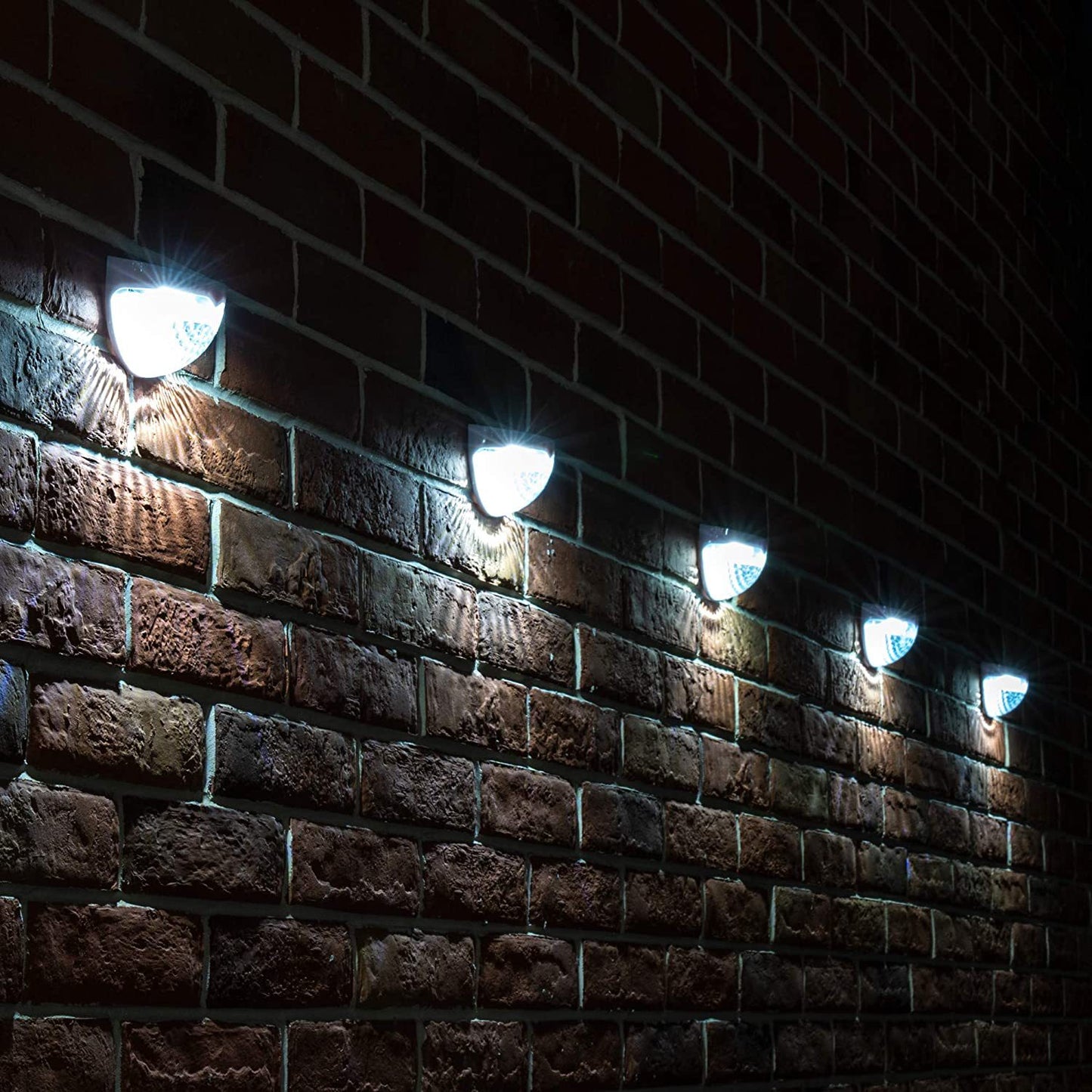 Solcellslampa för Utomhusbruk – Väggmonterad LED-belysning med Sensor för Trädgård, Staket och Uppfart – IP65 Vattentät & Miljövänlig – 6 LED