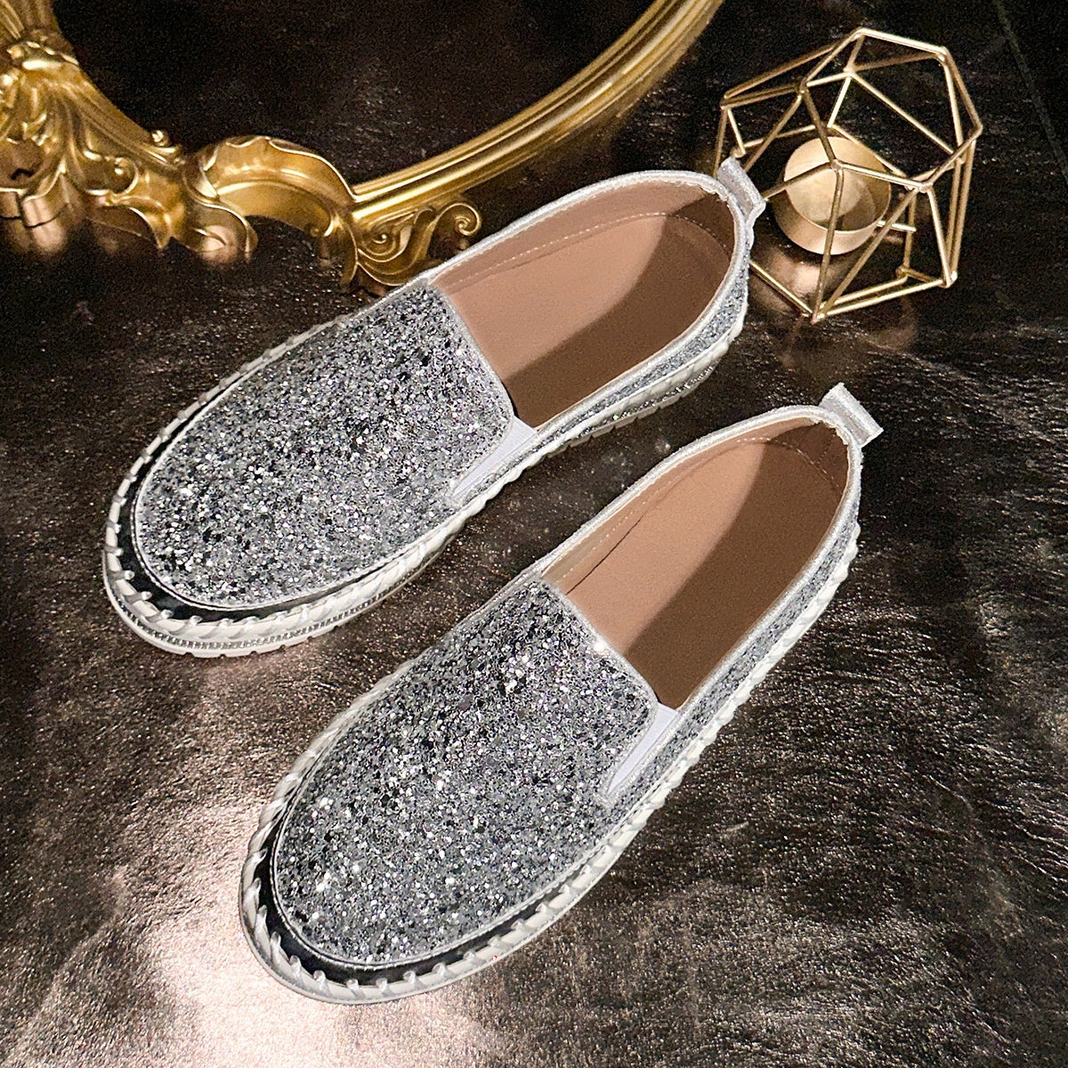 Bekväma slip-on-skor för kvinnor