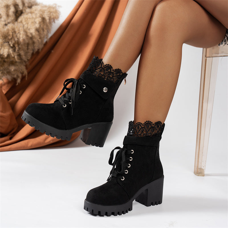 Damankelboots med tjock klack och snörning