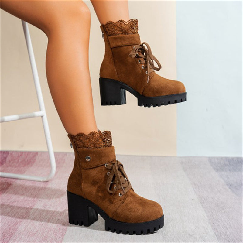 Damankelboots med tjock klack och snörning